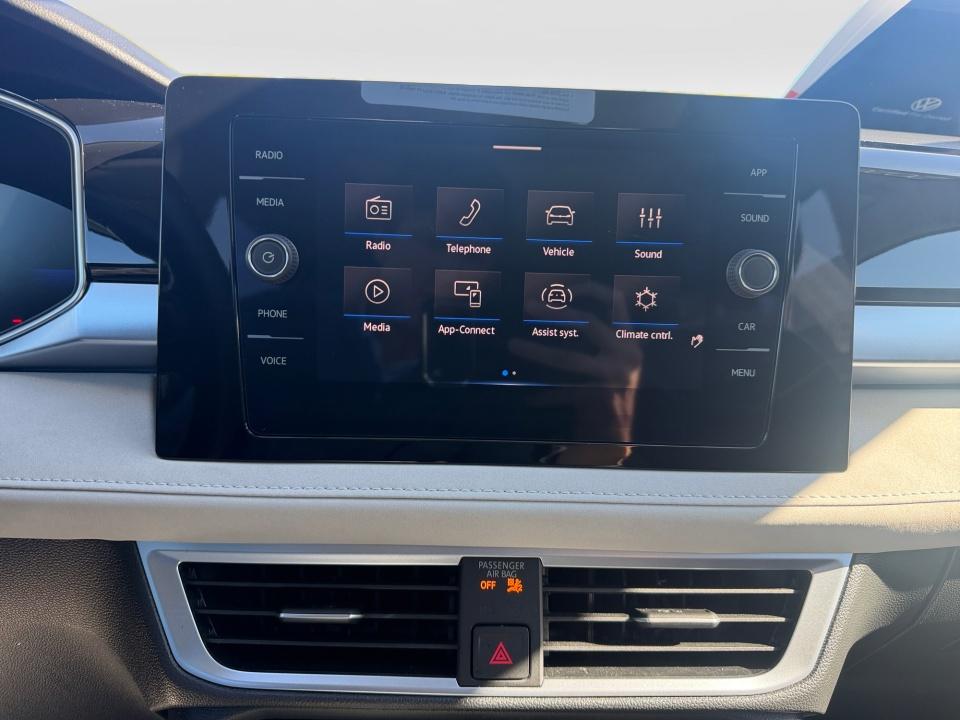 2026 Volkswagen Taos SE