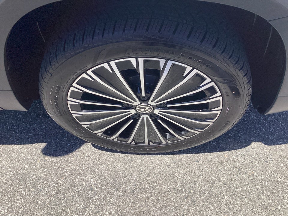 2026 Volkswagen Taos SE