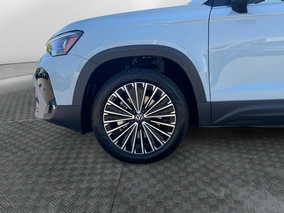 2027 Volkswagen Taos SE