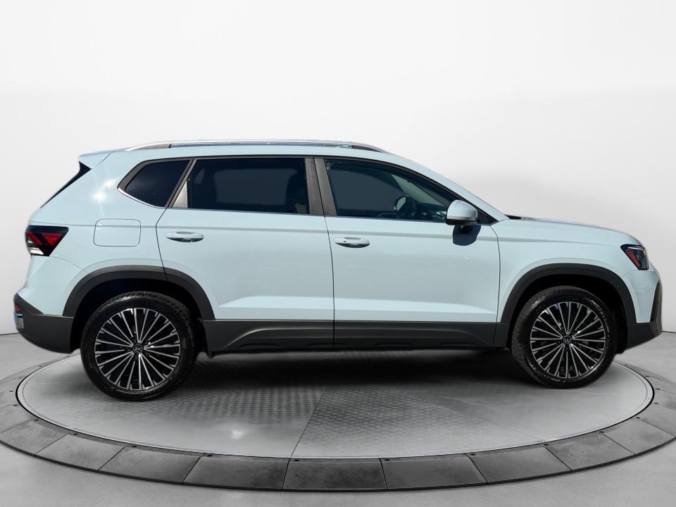 2027 Volkswagen Taos SE