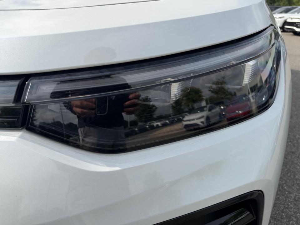 2025 Volkswagen Tiguan SE R-Line Black