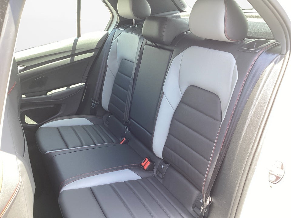 2026 Volkswagen Golf GTI SE