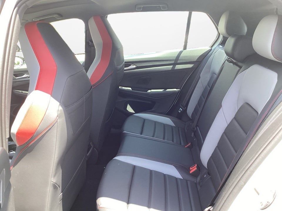 2026 Volkswagen Golf GTI SE