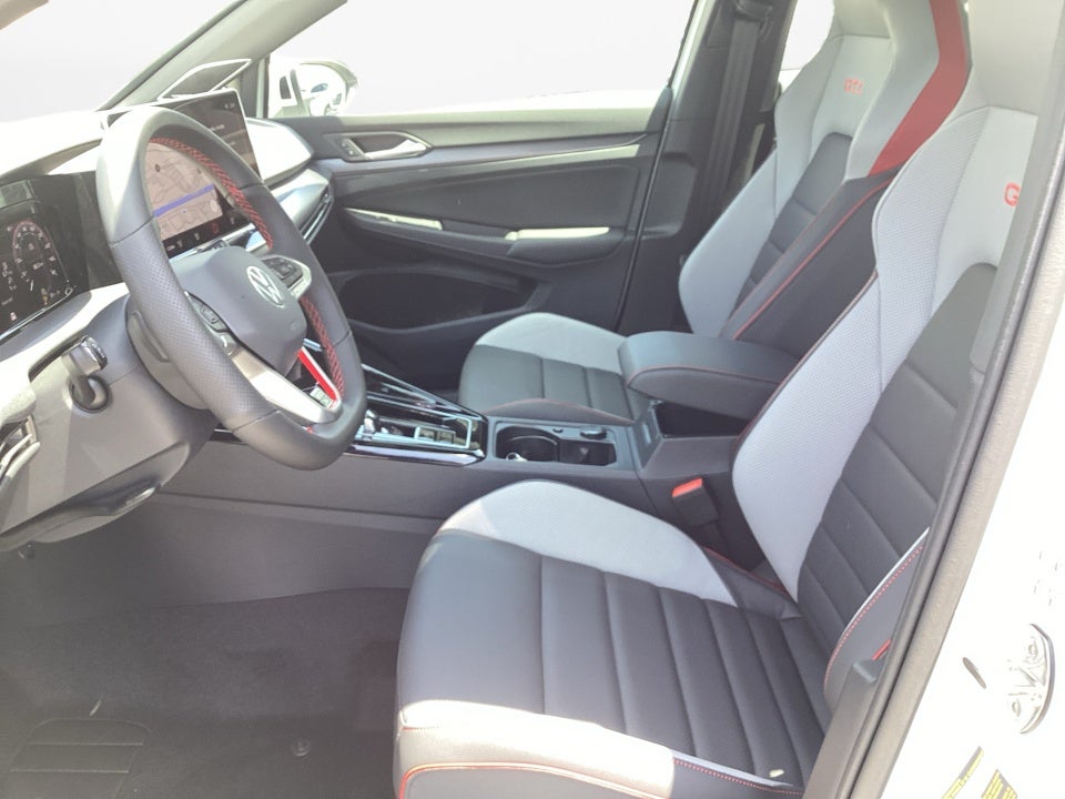2026 Volkswagen Golf GTI SE
