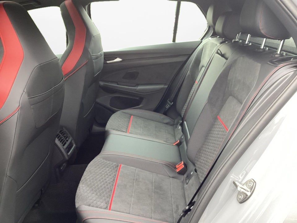 2026 Volkswagen Golf GTI SE