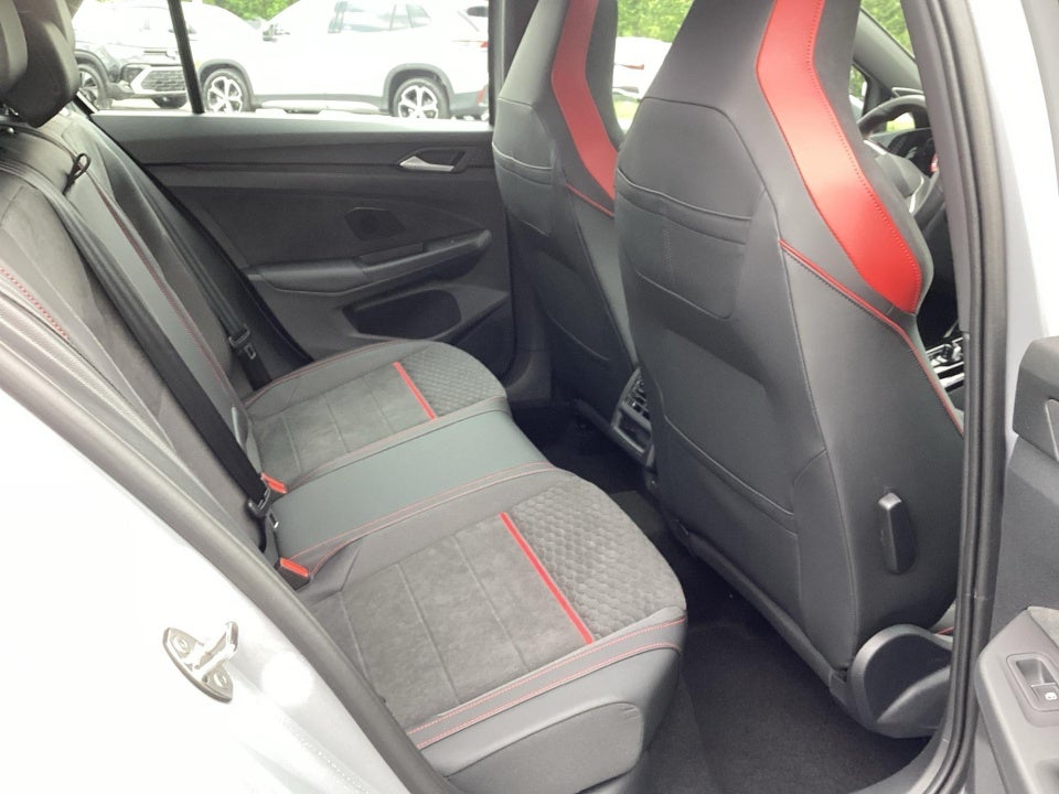 2026 Volkswagen Golf GTI SE