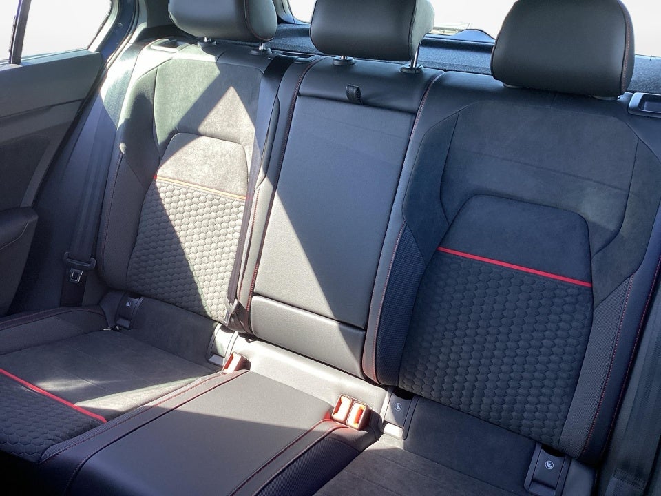 2026 Volkswagen Golf GTI SE