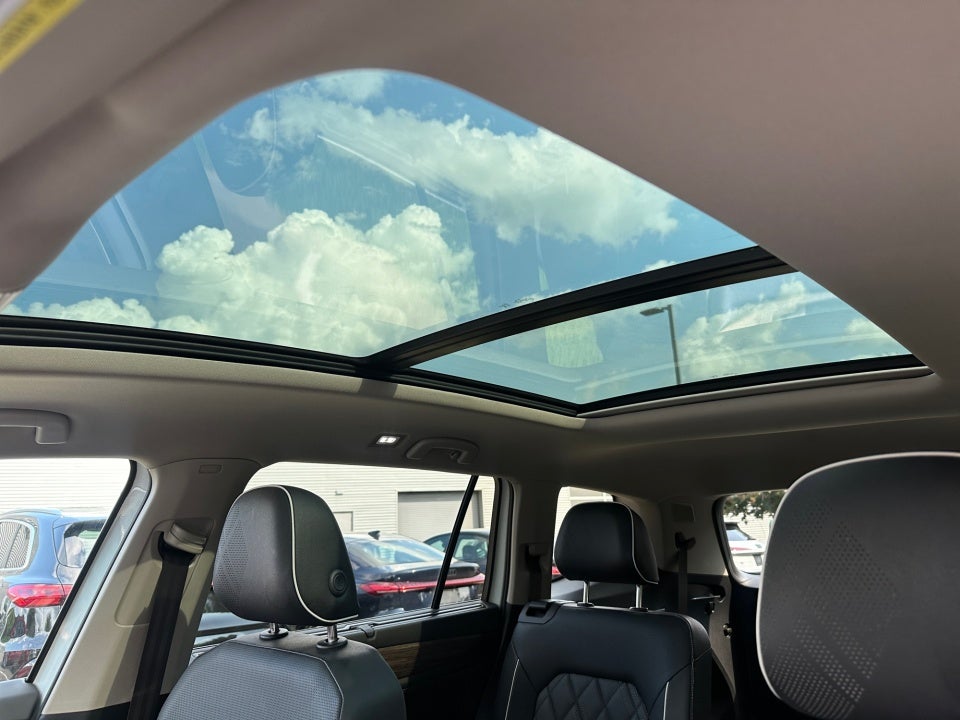 2025 Volkswagen Atlas 2.0T SEL Premium R-Line