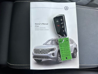2025 Volkswagen Atlas 2.0T SEL Premium R-Line
