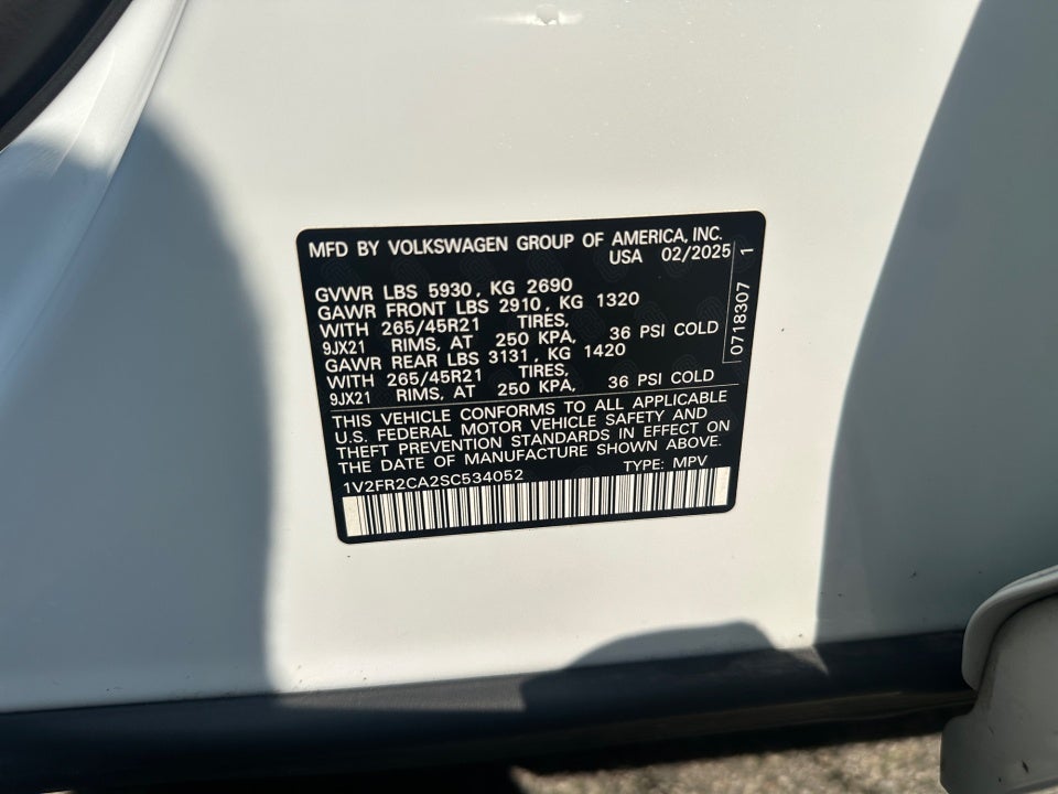 2025 Volkswagen Atlas 2.0T SEL Premium R-Line