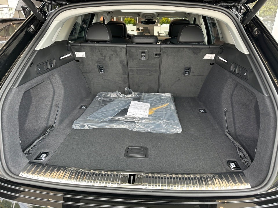 2024 Audi Q8 e-tron Premium Plus