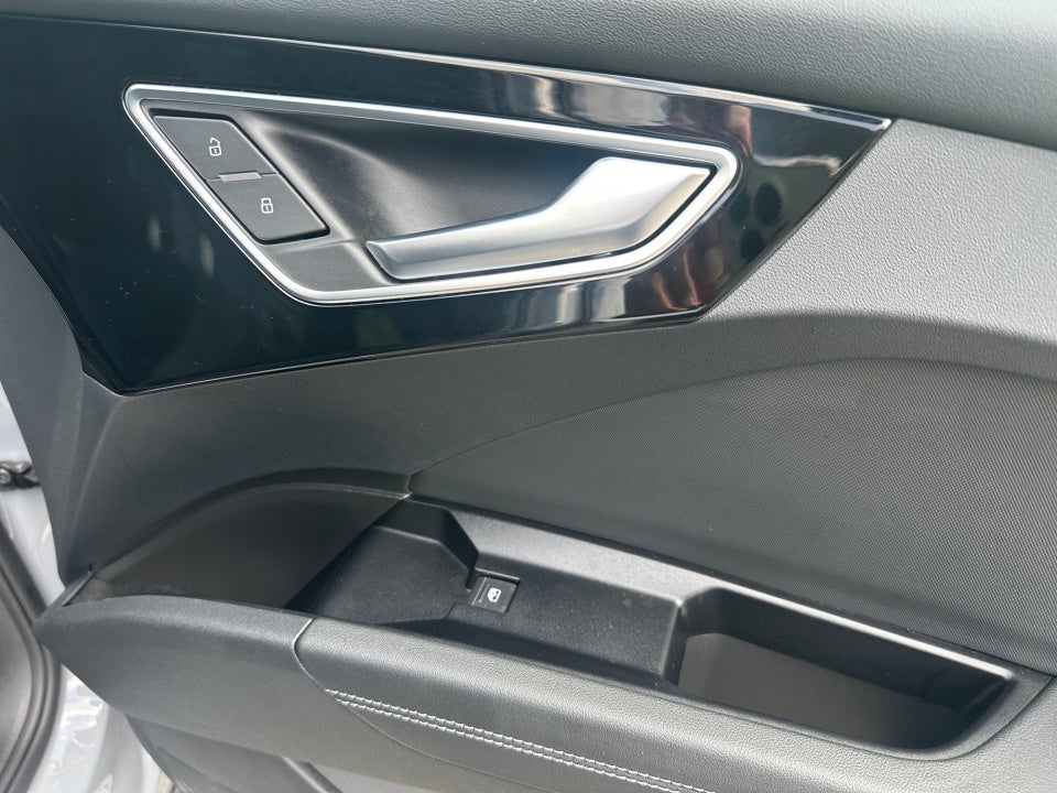 2024 Audi Q4 e-tron Premium Plus