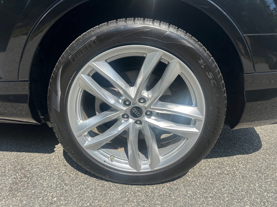 2025 Audi Q7 Premium Plus