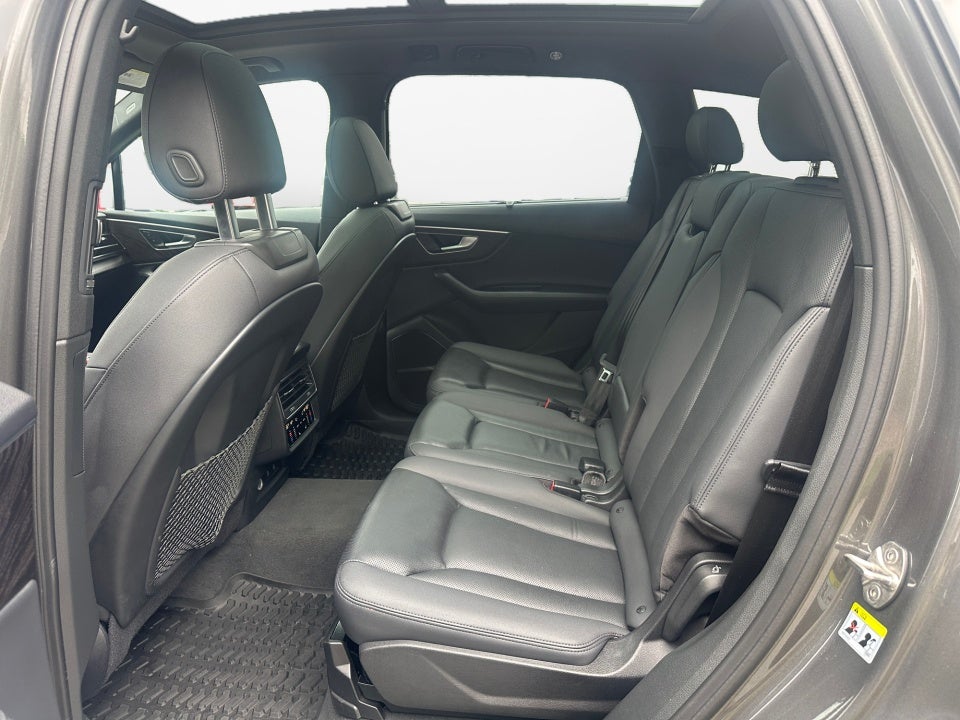 2022 Audi Q7 Premium Plus