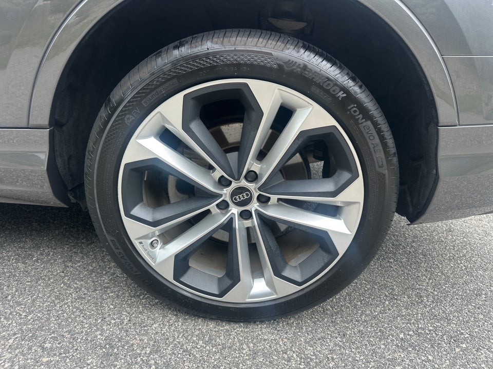 2022 Audi Q7 Premium Plus