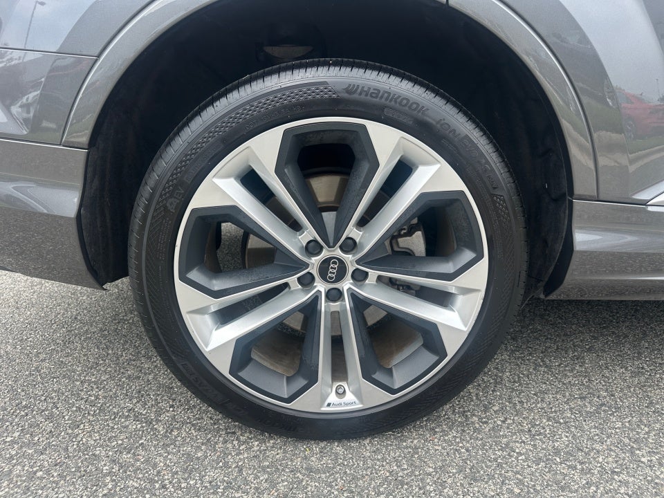2022 Audi Q7 Premium Plus