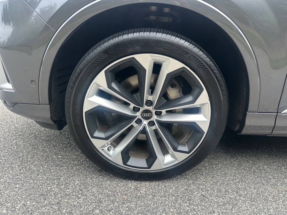 2022 Audi Q7 Premium Plus