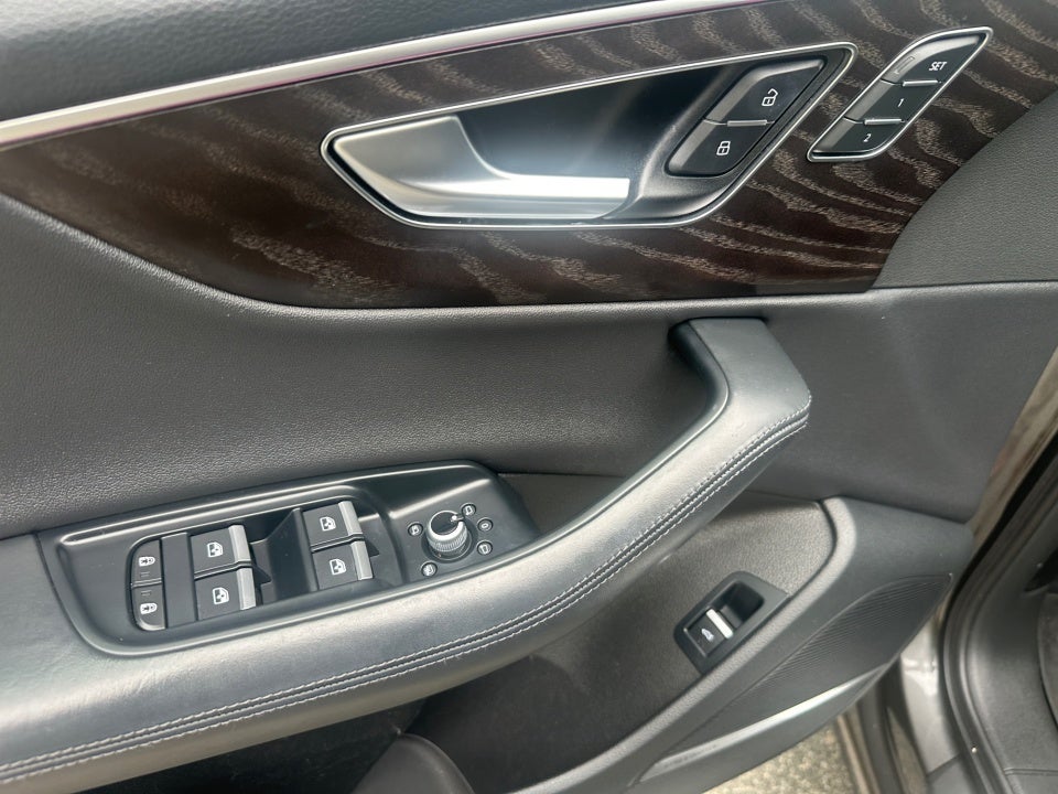 2022 Audi Q7 Premium Plus
