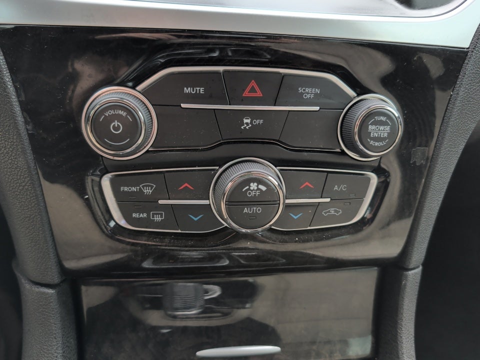 2017 Chrysler 300C 300C