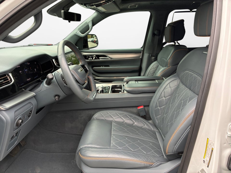 2023 Jeep Grand Wagoneer L Series III