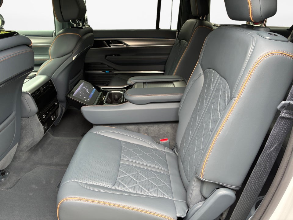 2023 Jeep Grand Wagoneer L Series III