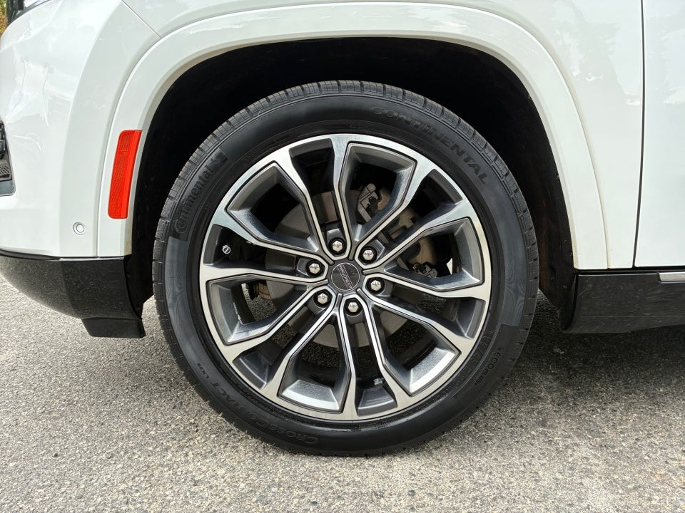 2023 Jeep Grand Wagoneer L Series III