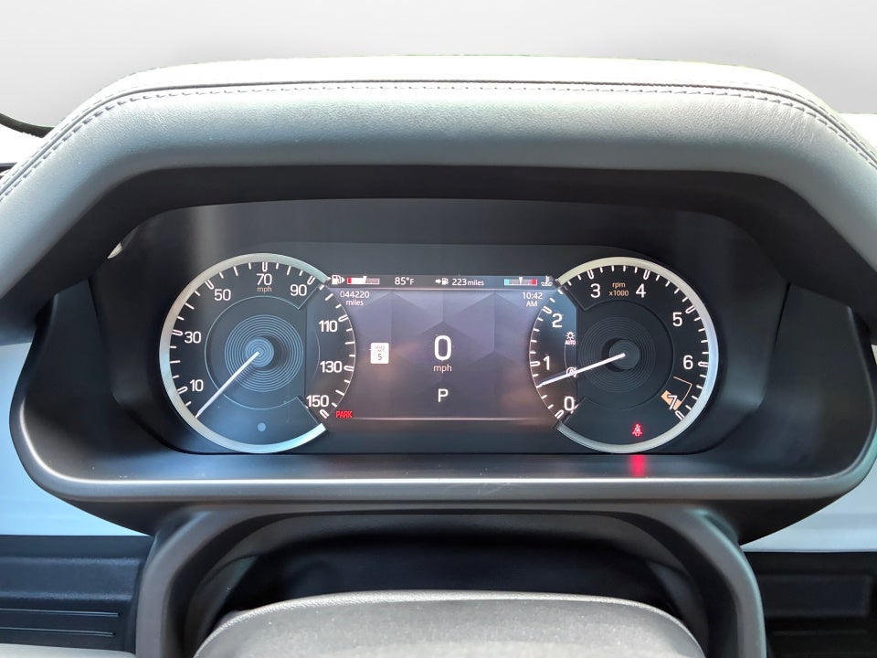 2023 Land Rover Defender SE