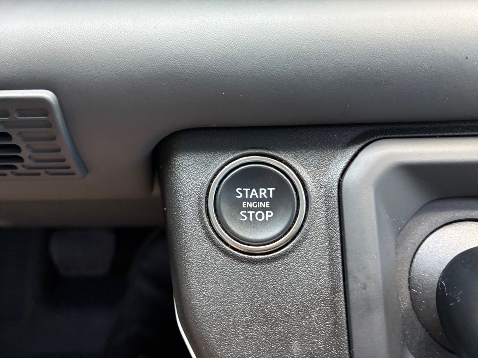 2023 Land Rover Defender SE