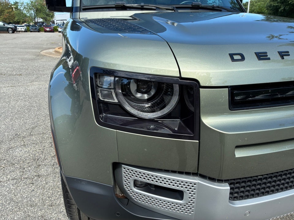 2023 Land Rover Defender SE