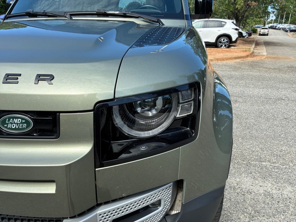 2023 Land Rover Defender SE
