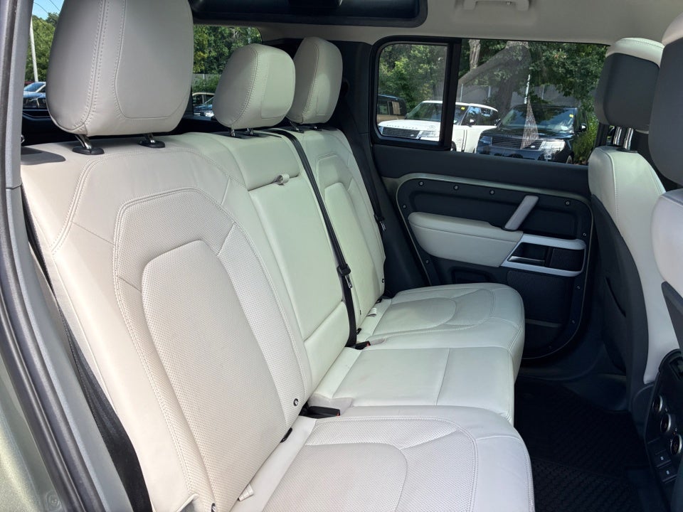 2023 Land Rover Defender SE