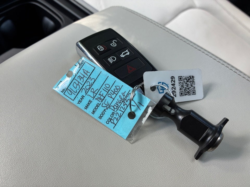 2023 Land Rover Defender SE