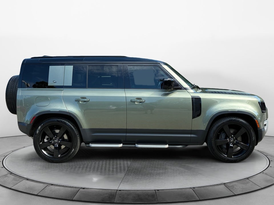2023 Land Rover Defender SE