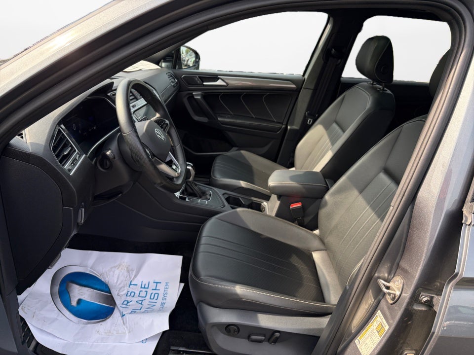 2024 Volkswagen Tiguan SE R-Line Black