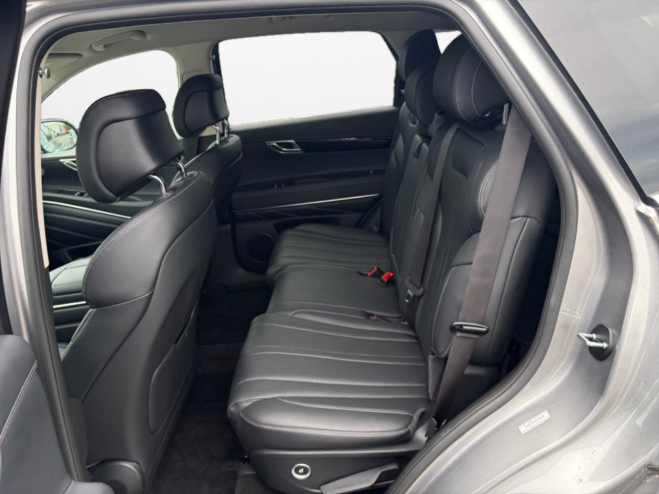 2025 Genesis GV80 2.5T Standard AWD