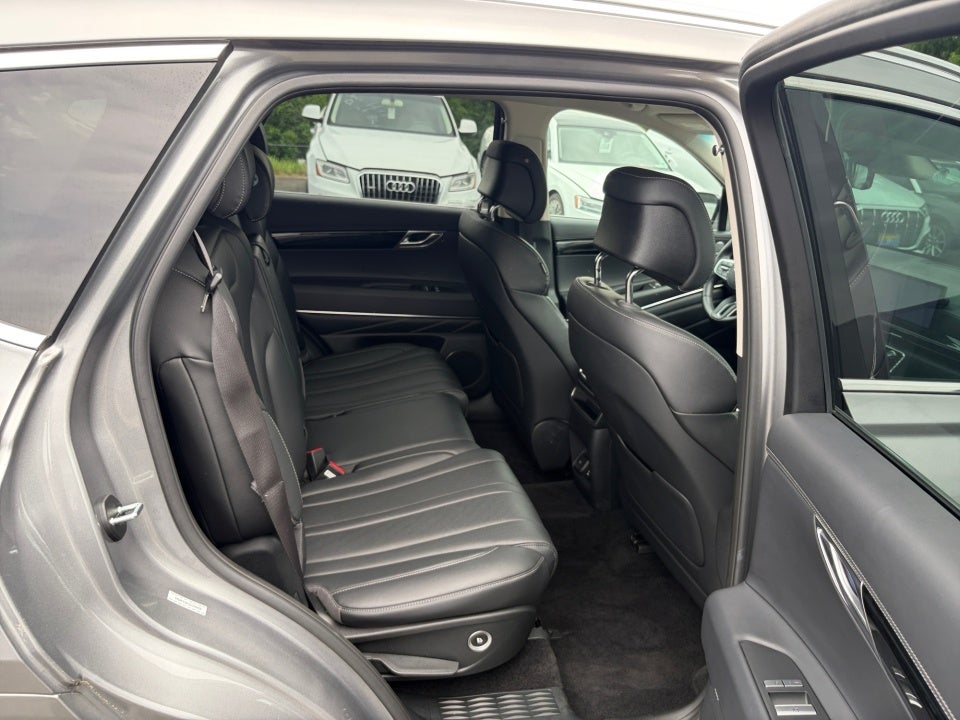 2025 Genesis GV80 2.5T Standard AWD