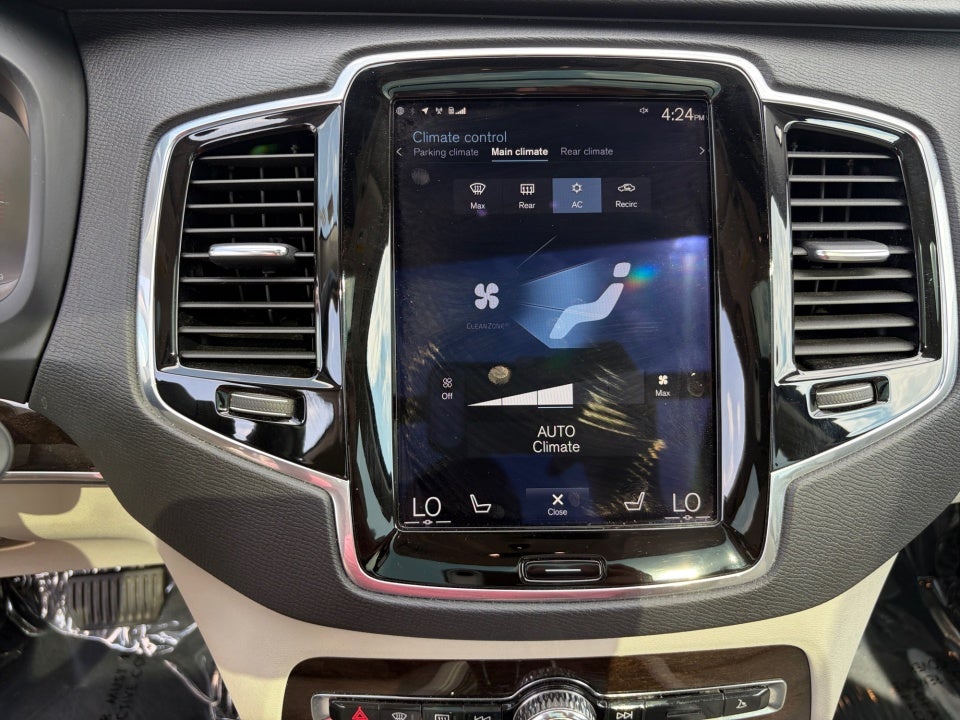 2017 Volvo XC90 Momentum